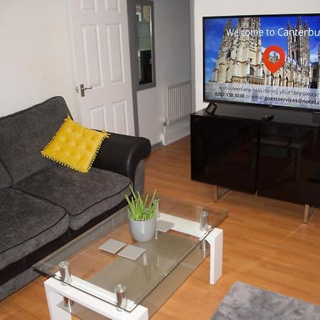 Budget Canterbury Apartment ภายนอก รูปภาพ